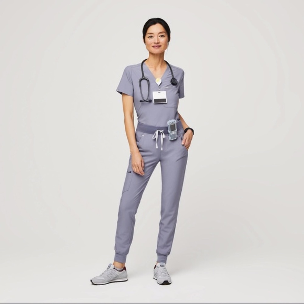 FIGS Vapor Blue Space Dye Catarina One-Pocket Scrub Top, NWT